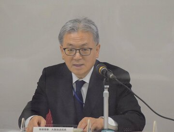  会見を開いた小池局長（東スポWeb）