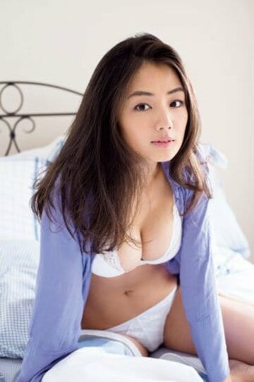 片山萌美が下着姿でグラビア再登場（Ｃ）小学館・ビッグコミックスピリッツ