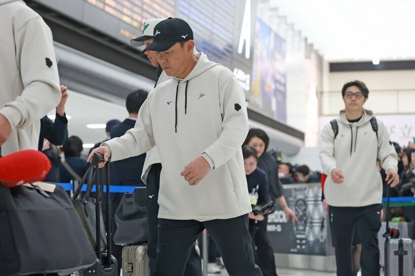 米国から帰国した井端監督