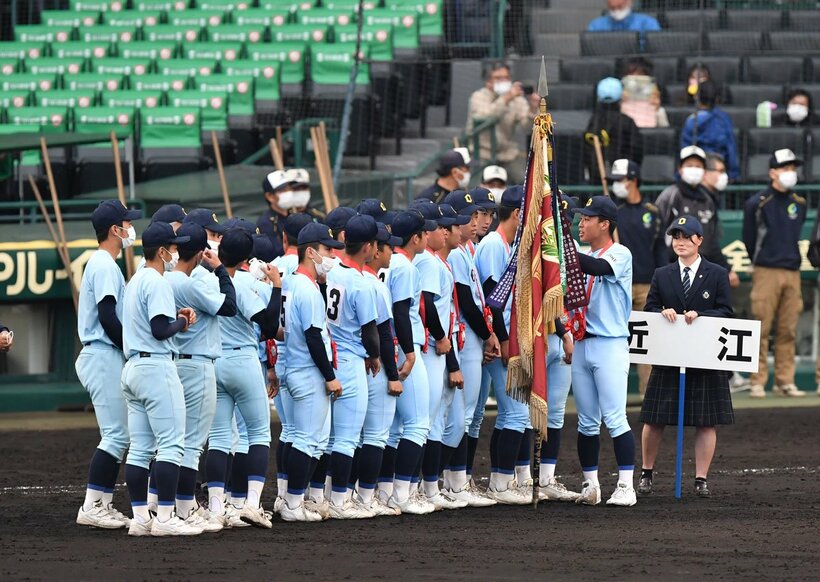  春の選抜で準優勝した近江ナイン（東スポWeb）