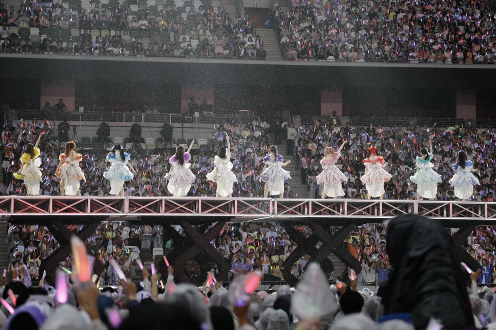 ＭＵＦＧスタジアム（国立競技場）で公演を行った＝ＬＯＶＥ