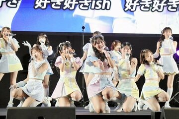 新曲「好きｉｓｈ」の発売記念イベントを開催したＡＫＢ４８（©ＡＫＢ４８）