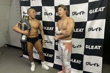 エル・リンダマン（左）と山村武寛