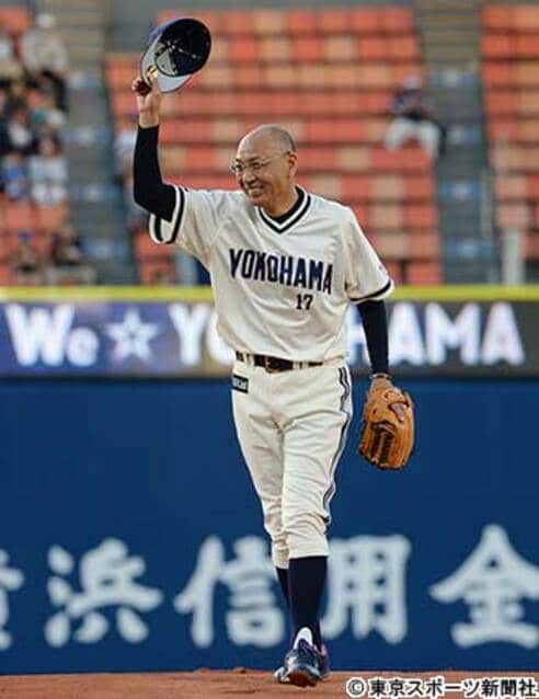 始球式】元大洋・斉藤明雄氏が豪快なフォームで内角攻め！ | 東スポWEB