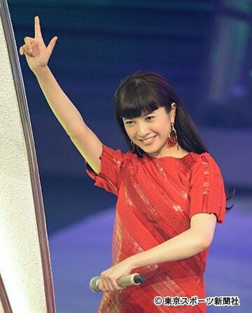 持ち前の奔放なトークを封じられた吉高