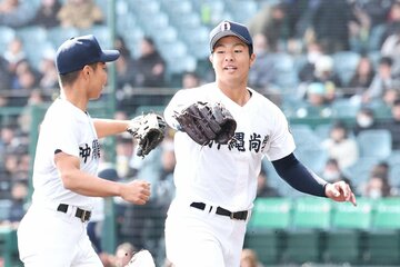 １５７球の熱投を見せた沖縄尚学・末吉