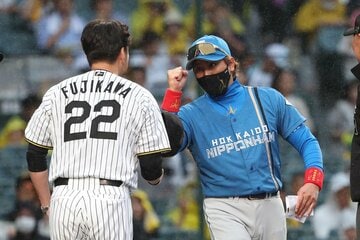 藤川球児監督と新庄剛志監督