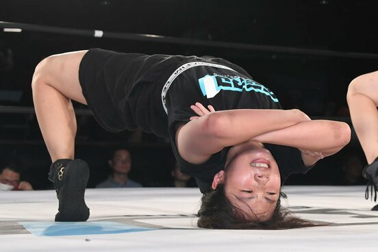 ブリッジする堀このみ