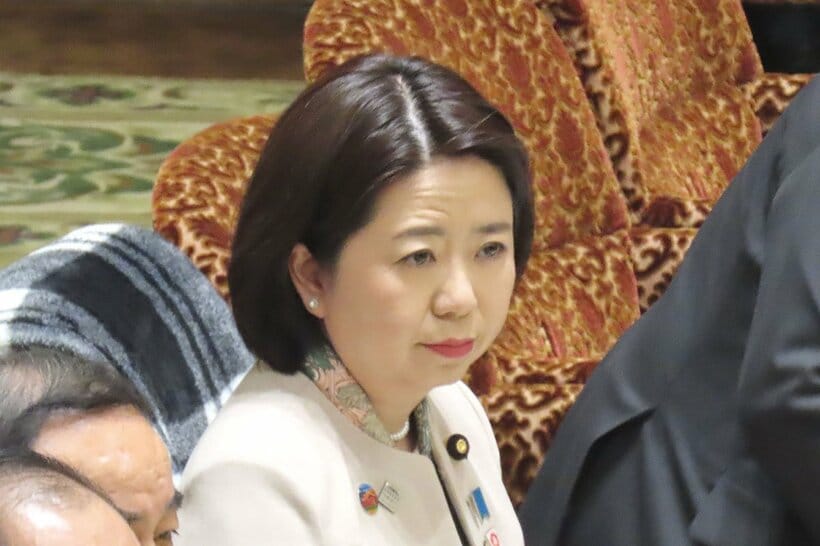 自見はなこ内閣府特命担当
