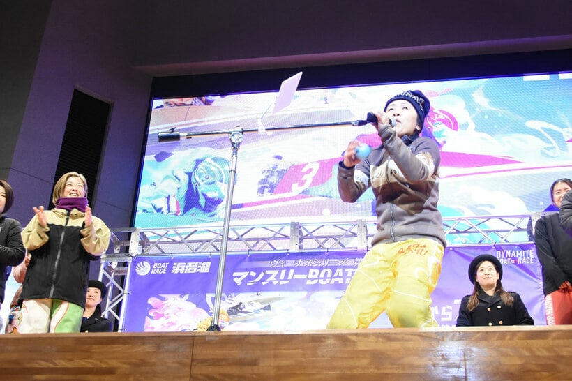 熱唱する松瀬弘美
