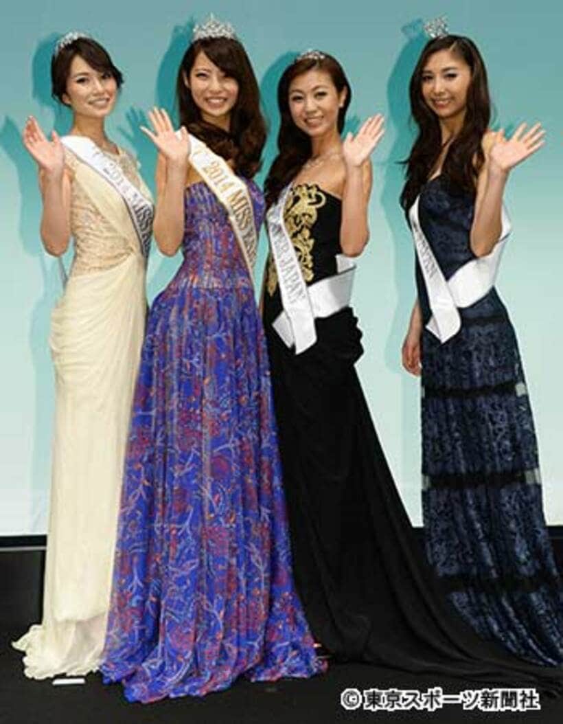 左から２位の杉浦亜衣さん、優勝した永田怜奈さん、３位若尾綾香さん、４位角田香澄さん