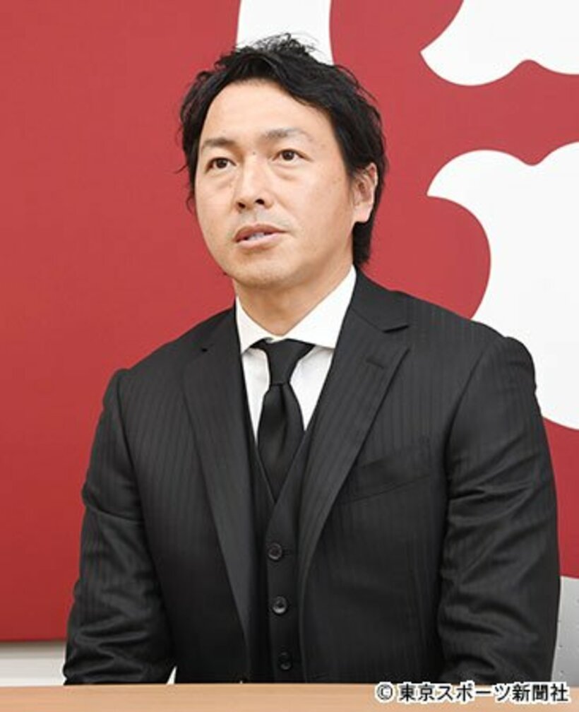  契約更改を終えて会見に臨んだ長野