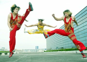 石森太二(中)も所属した伝説のユニット「セーラーボーイズ」（2003年）