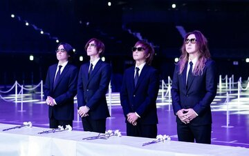 真矢さん献花式に参列したＲＹＵＩＣＨＩ、ＳＵＧＩＺＯ、ＩＮＯＲＡＮ、Ｊ