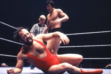 ホセ・エストラーダ（手前）と藤波辰爾（78年1月）