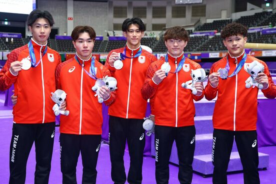(左から)築山翔馬、岡慎之助、橋本大輝、金田希一、角皆友晴