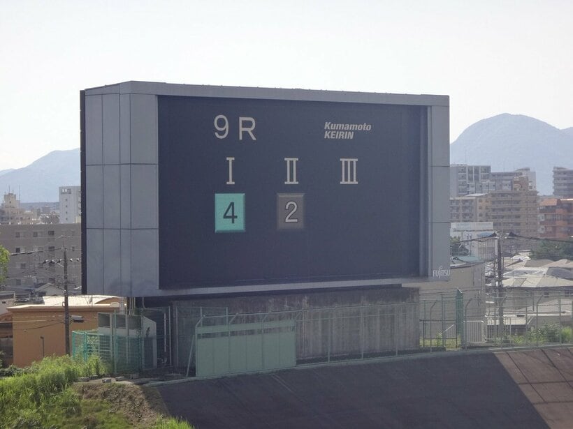 ９Ｒは大量落車の大荒れ展開に…