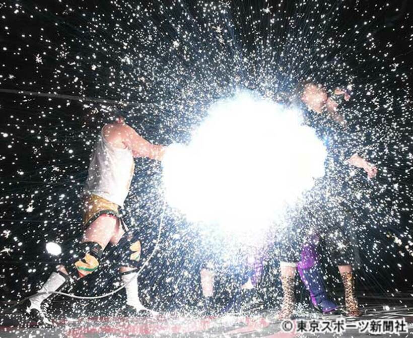  尾崎魔弓と安納サオリにバット攻撃する松本浩代