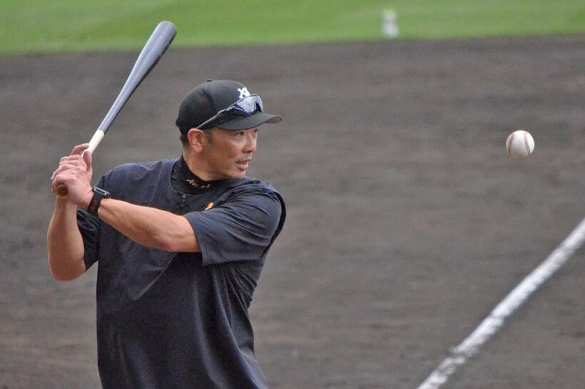 ノックをする阿部慎之助監督