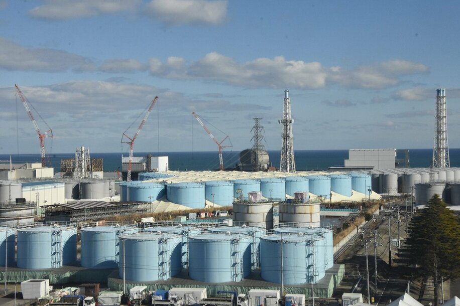  東京電力福島第１原子力発電所の３分の１がこのタンクで埋め尽くされている