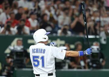 〝安打製造機〟イチロー氏は４安打をマーク