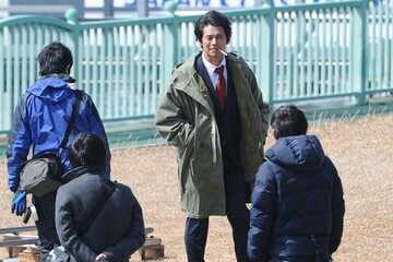 「踊る大捜査線」の撮影をする織田裕二（２０１０年）