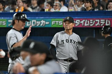 乱打戦を制し巨人・橋上監督代行はブルペン陣をたたえた