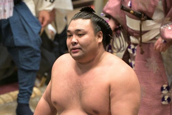 中日給金に王手をかけた霧島