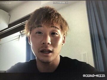  オンライン会見を行った安部