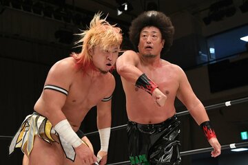 ゼロワンの松永準也(左)と激闘を繰り広げたモハメド ヨネ