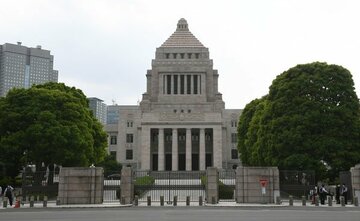  またもコロナ禍で与党に醜聞が