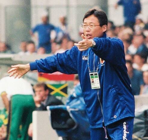 日本代表　トレカ岡田武史　オカちゃん 2009-2010日本代表 岡田武史カード001 - メルカリ