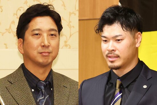 阪神・藤川監督(左)と佐藤輝明