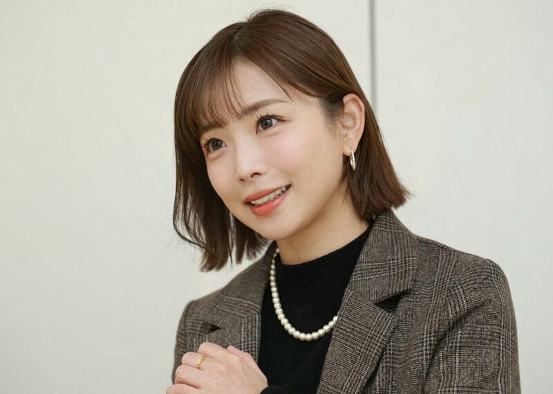 単独インタビューに応じた紗倉まな