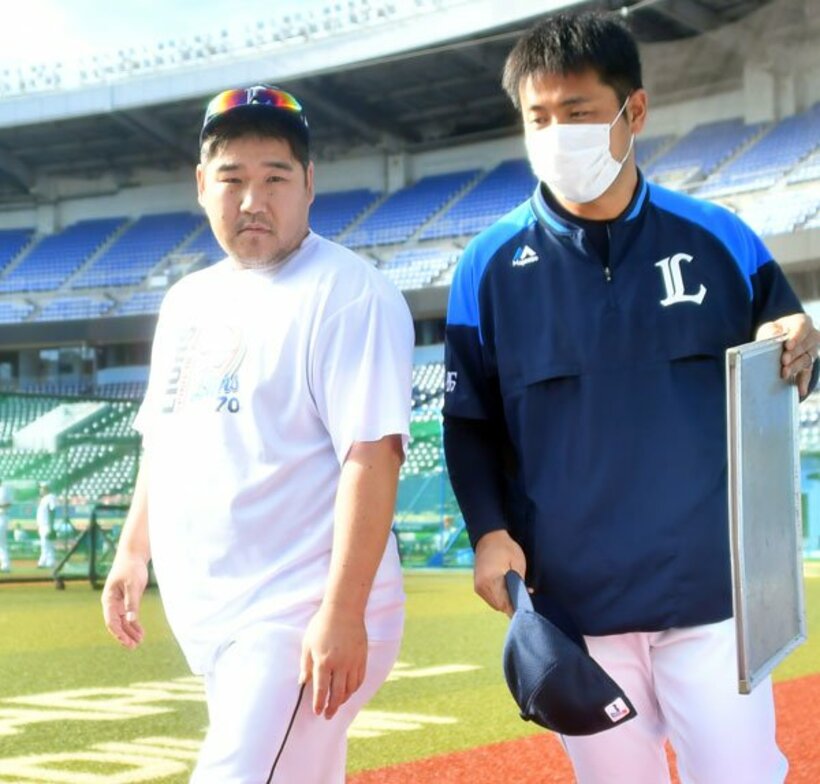  ＺＯＺＯマリンには姿を見せた西武・中村（左）だが…