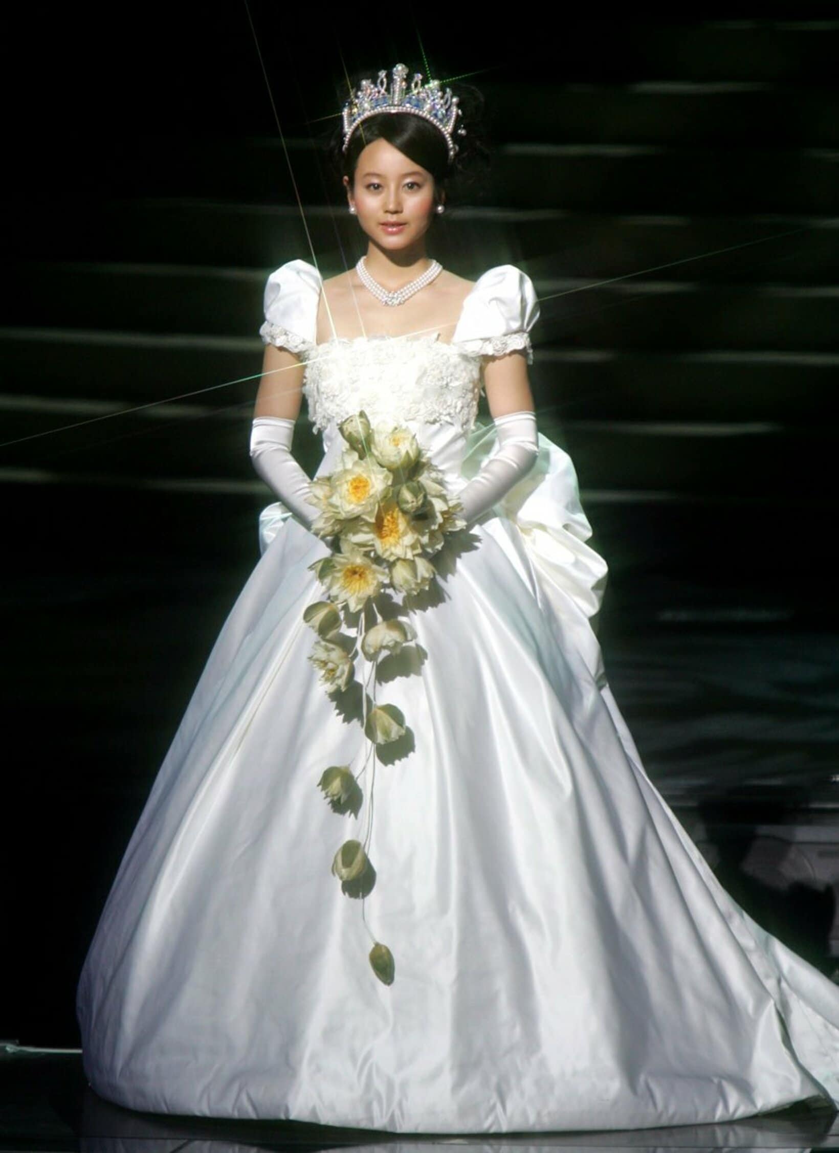 堀北真希のウエディングドレス姿