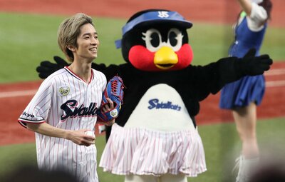 写真：SiXTONES・田中樹が人生初始球式 つば九郎は“ジェシー