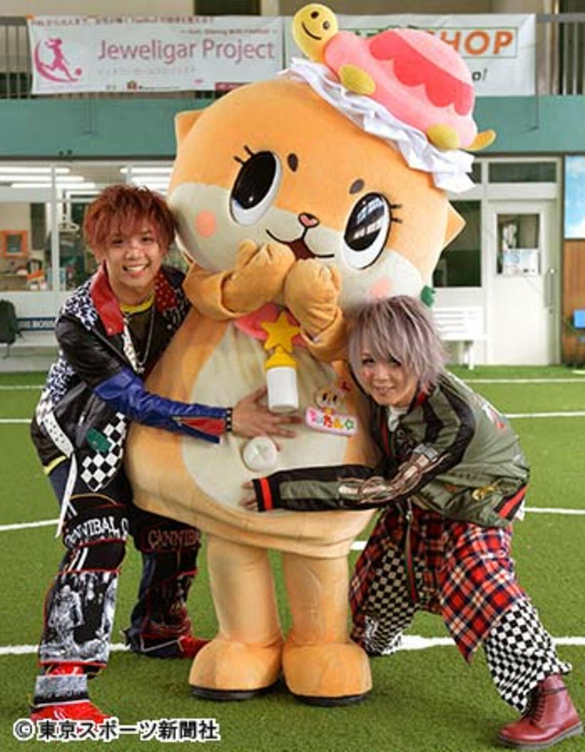 ちぃたん様☆専用 ビジュアル系ロックバンドと過激ゆるキャラ「ちぃたん☆」がPK対決