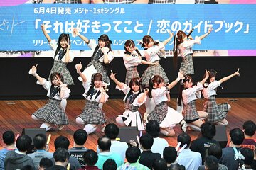 ファンの前でパフォーマンスを披露した可憐なアイボリー