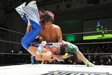AMAKUSA(下)にTIME-BOMBトドメを刺した高橋ヒロム