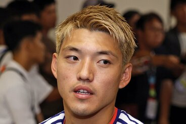 堂安律