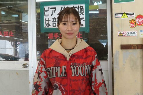 ボートレース　尼崎競艇　武井莉里佳選手　南彩寧選手ピンクルサイン入リ 競艇女子】武井莉里佳とは？プロフィール・年収・特徴を分析まとめ