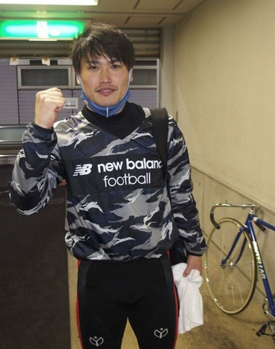  初日は混戦を制した阿部拓真