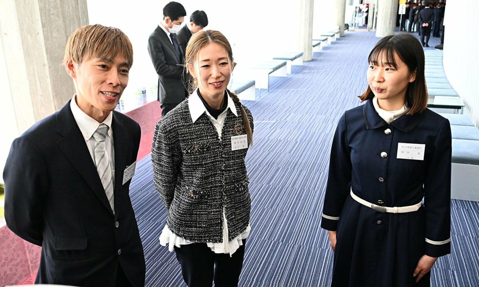 田中和也(左)と妻・原田佑実(中)の娘、138期の田中結