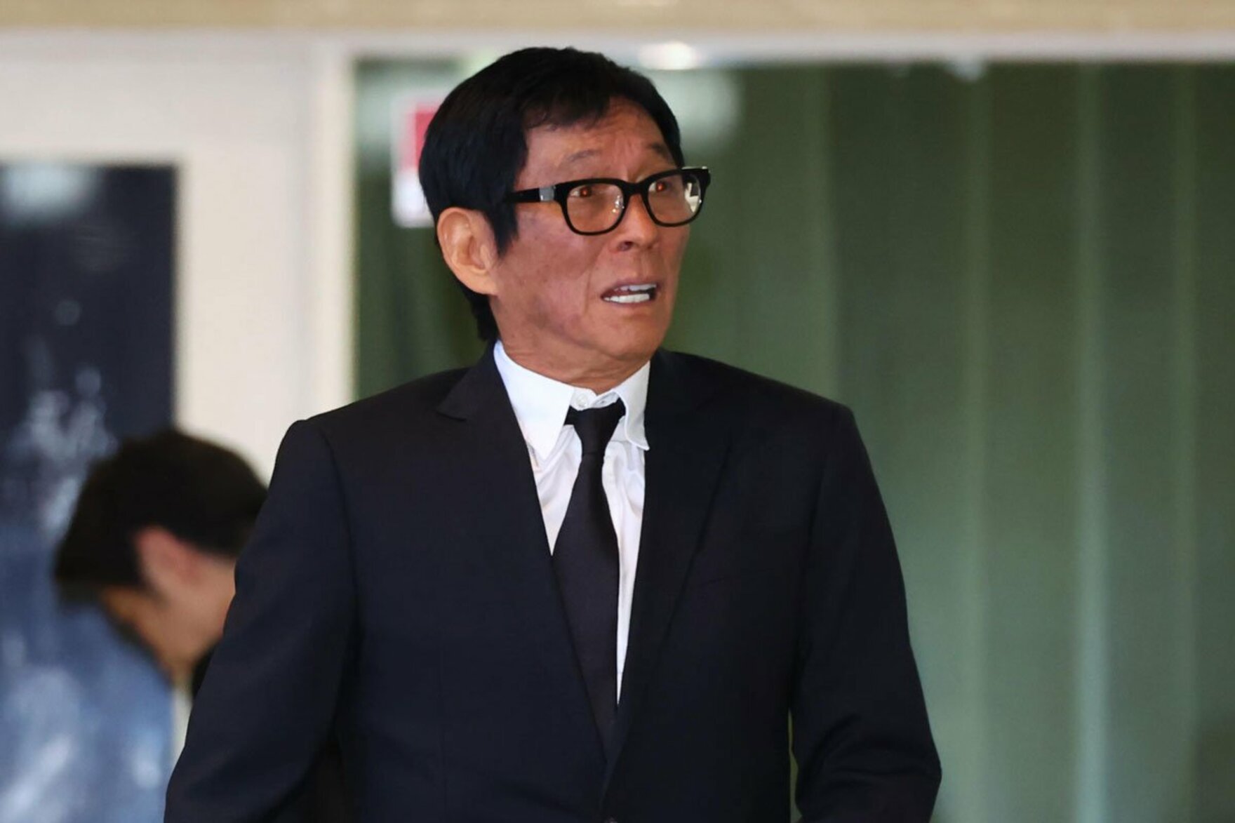 中村玉緒さんの通夜に参列した明石家さんま