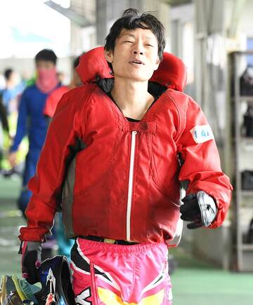  大外から勝負をかける白石健（東スポWeb）