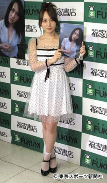  初写真集でセクシーな姿も披露した高橋朱里