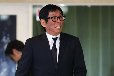 中村玉緒さんの通夜に参列した明石家さんま