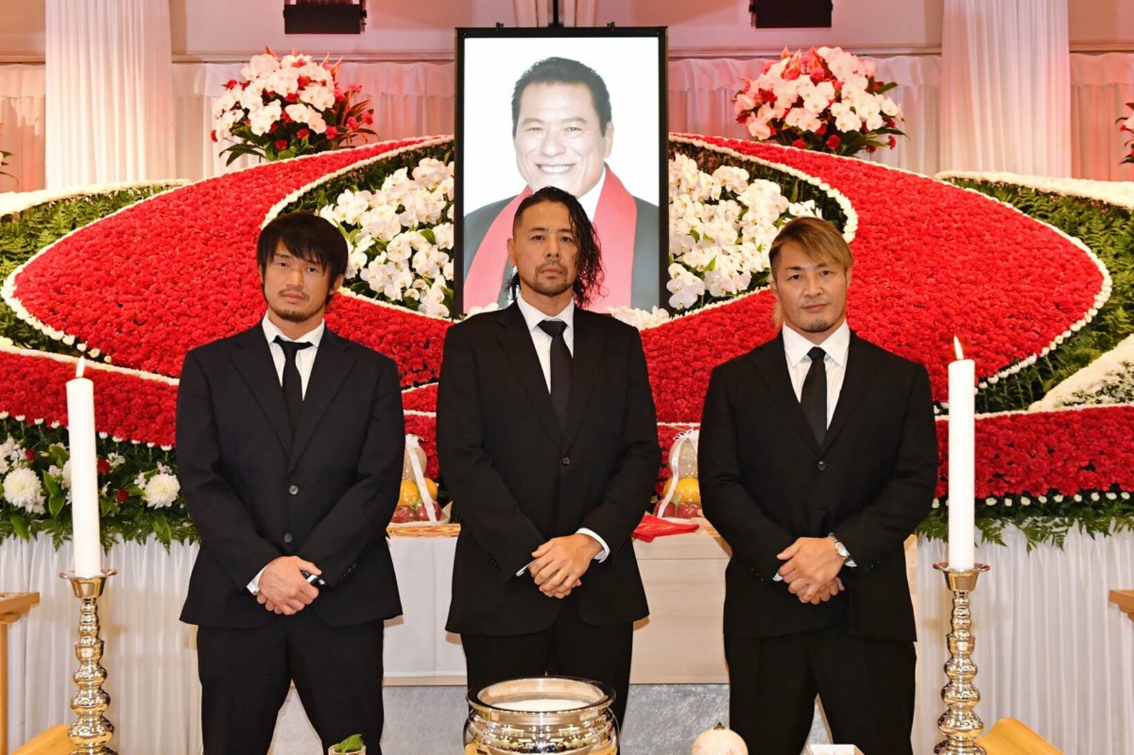 アントニオ猪木さん告別式で新闘魂三銃士の（左から）柴田、中邑、棚橋（22年10月、IGF提供）