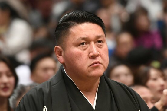 元旭天鵬の大島親方
